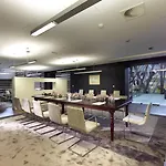 De